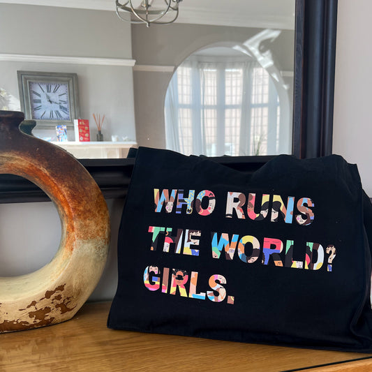 WHO RUNS THE WORLD? INTERNATIONAL WOMEN’S DAY BLACK TOTE BAG